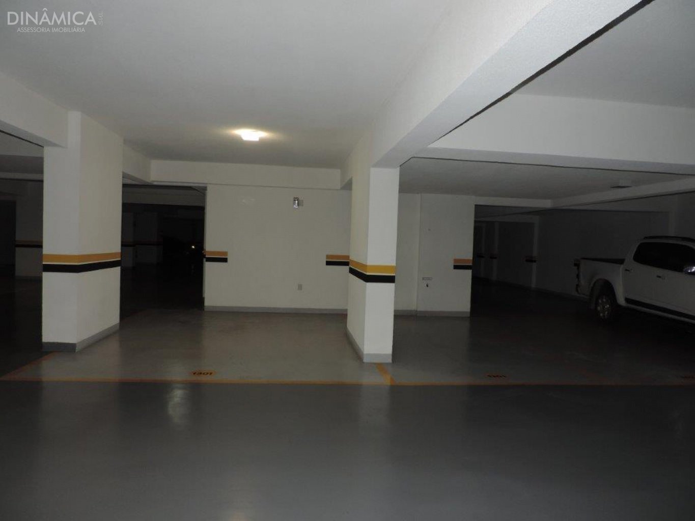 Apartamento no Edifício Residencial  Merithaman com 03 Dormitórios  em Balneário Camboriú no Bairro Centro, duas Vagas de Garagem