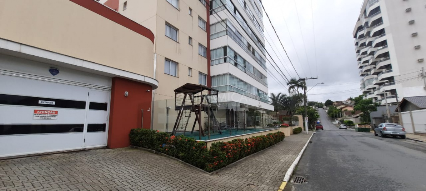 Apartamento no bairro Itoupava Norte com 02 suites e 02 vagas de garagem proximo a bancos, escola, padaria e comercio em geral.